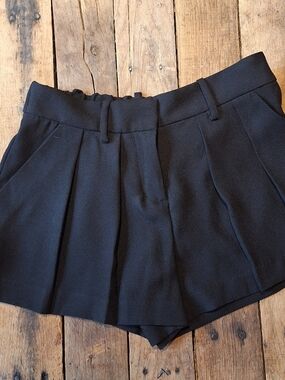 Attitude Black Elastic Waist Pleated Shorts